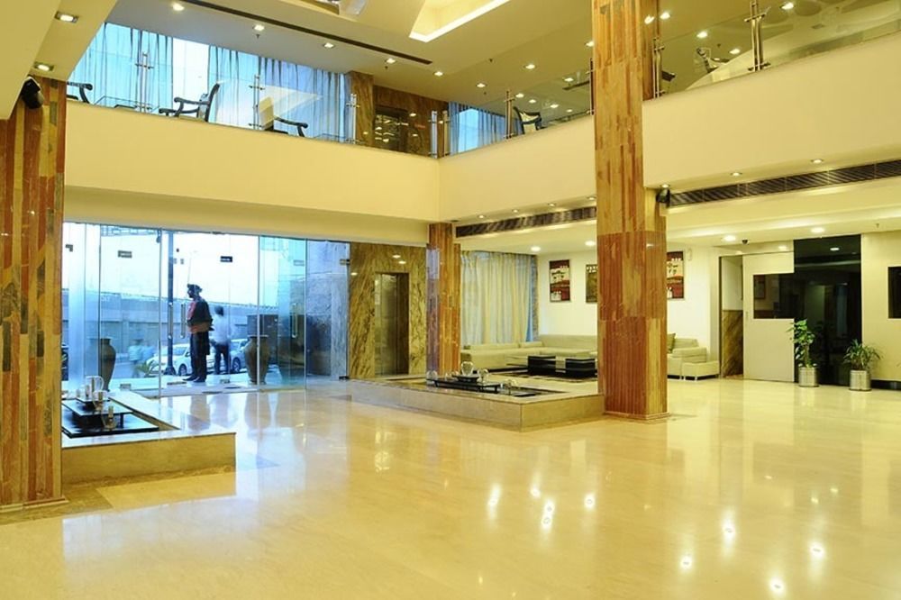 Taurus Sarovar Portico New Delhi Exteriör bild