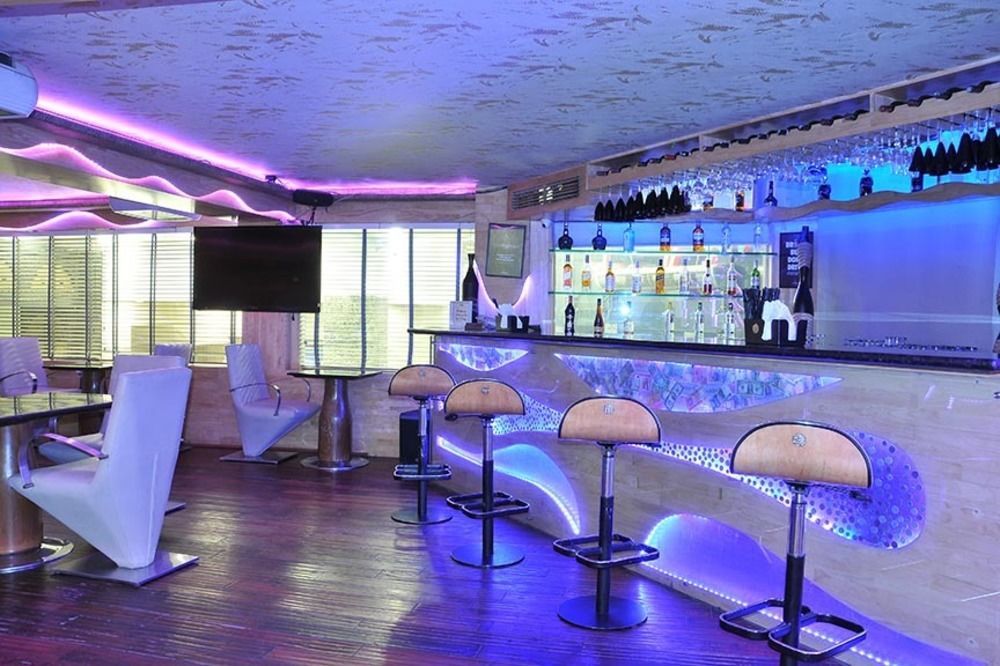 Taurus Sarovar Portico New Delhi Exteriör bild